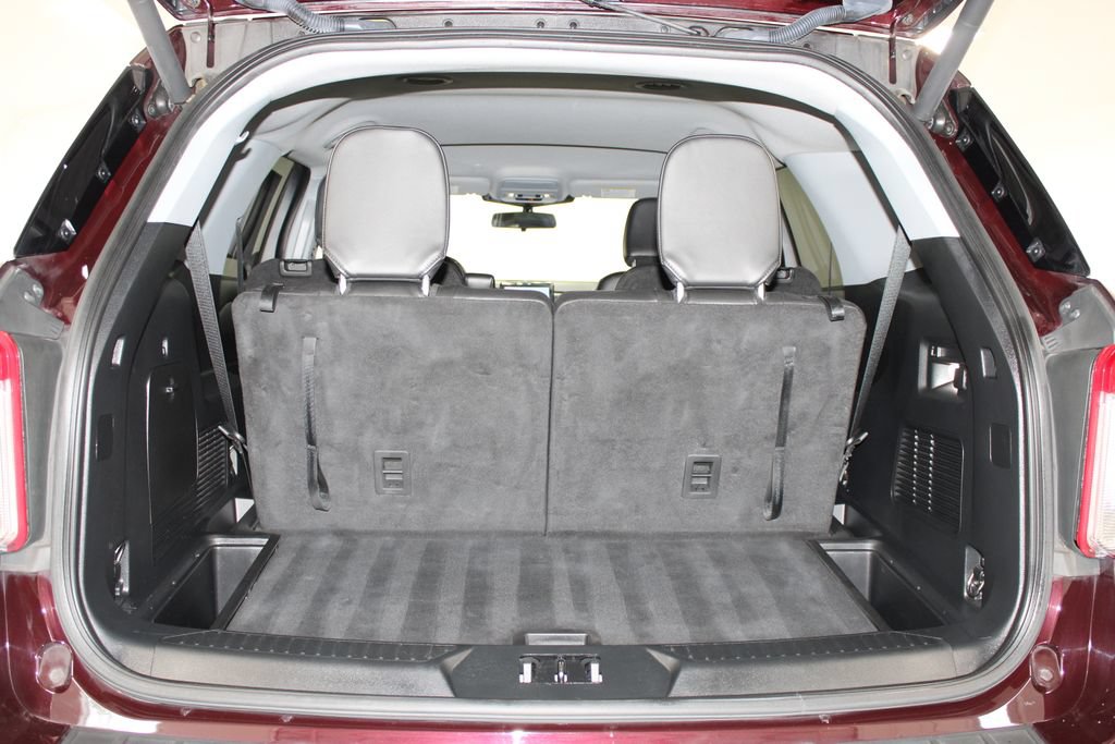 Used 2023 Ford Explorer XLT w/ Equipment Group 202A AWD/4WD image 9