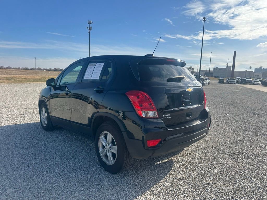 Used 2022 Chevrolet Trax LS w/ Tint and Cruise Package image 5