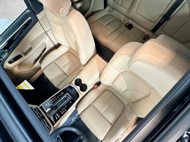 Certified 2026 Porsche Macan Turbo AWD/4WD image 20