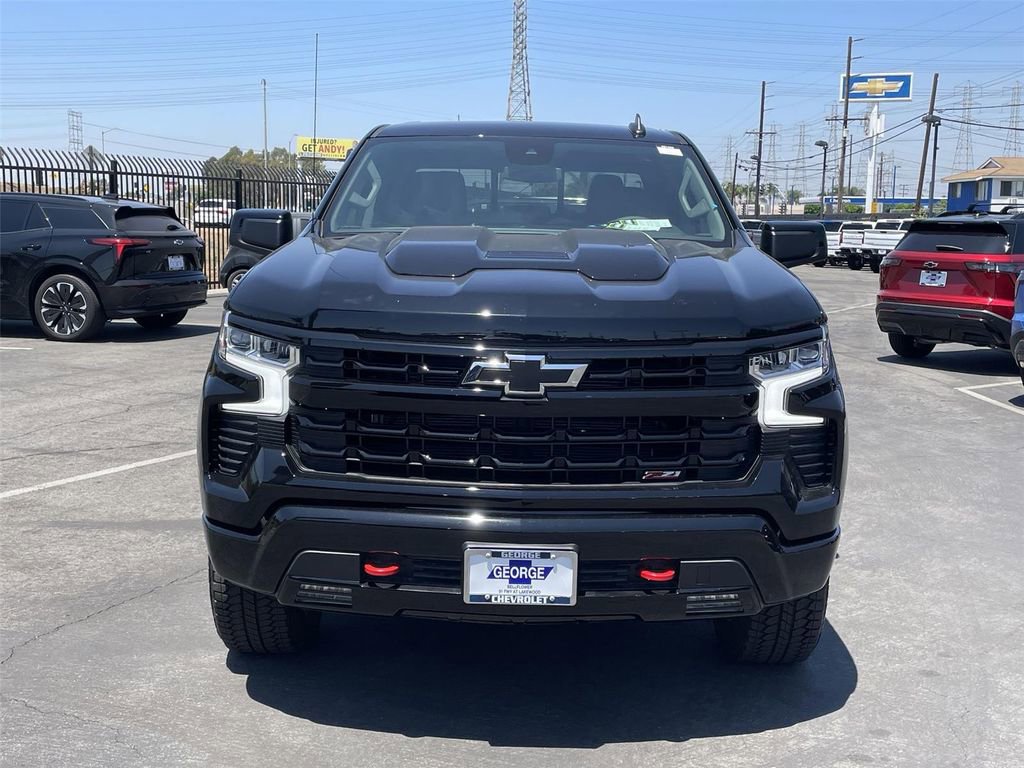 Used 2025 Chevrolet Silverado 1500 LT Trail Boss w/ Convenience Package II image 2