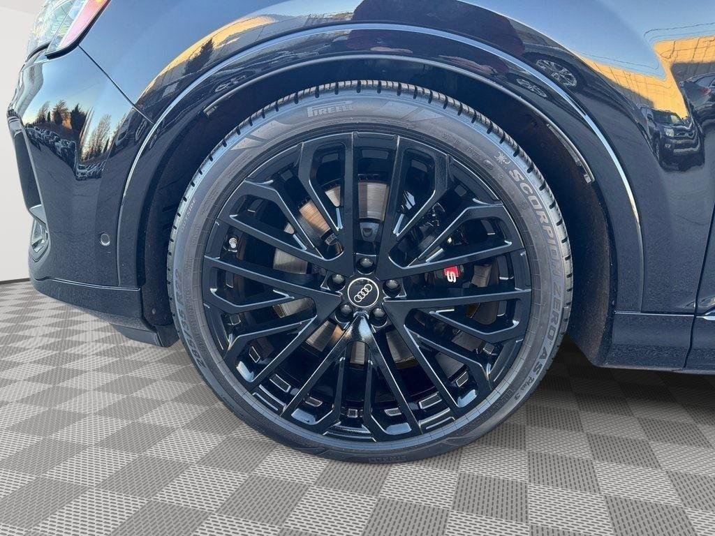 Certified 2025 Audi SQ7 Prestige w/ Prestige Package AWD/4WD image 9