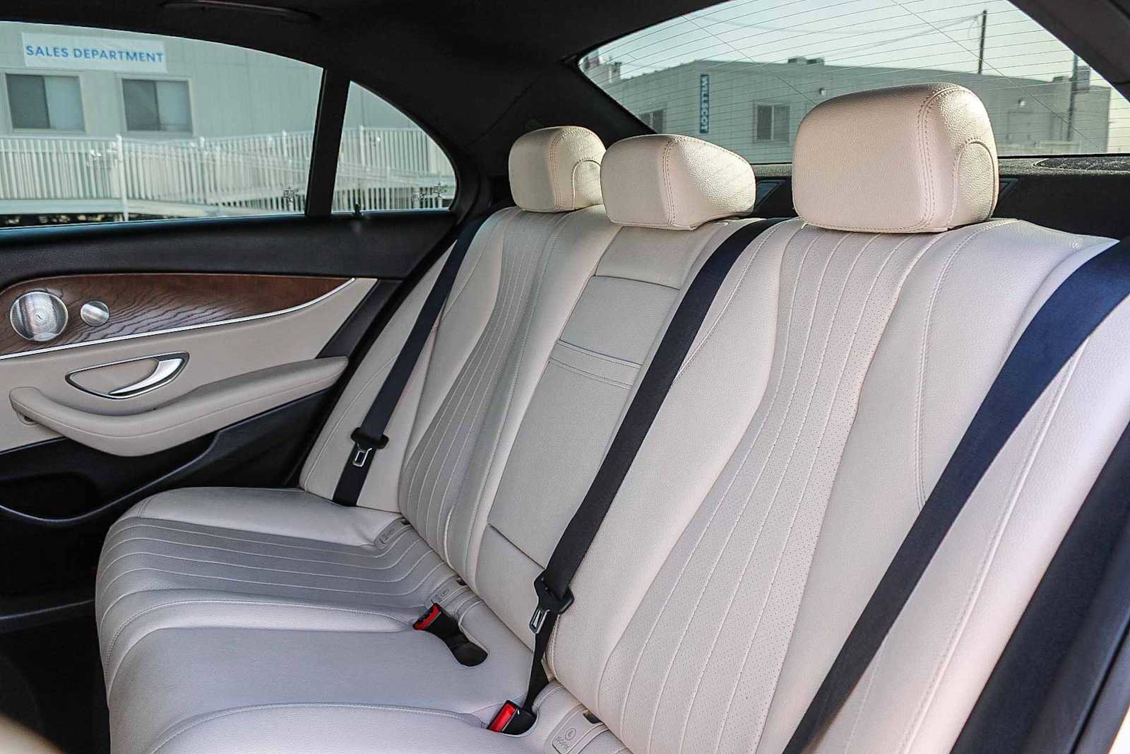 Used 2020 Mercedes-Benz E 350 Sedan image 18