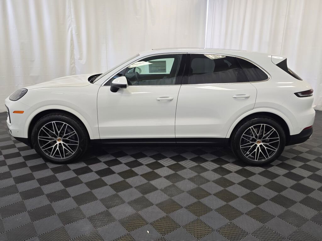 New 2025 Porsche Cayenne image 2