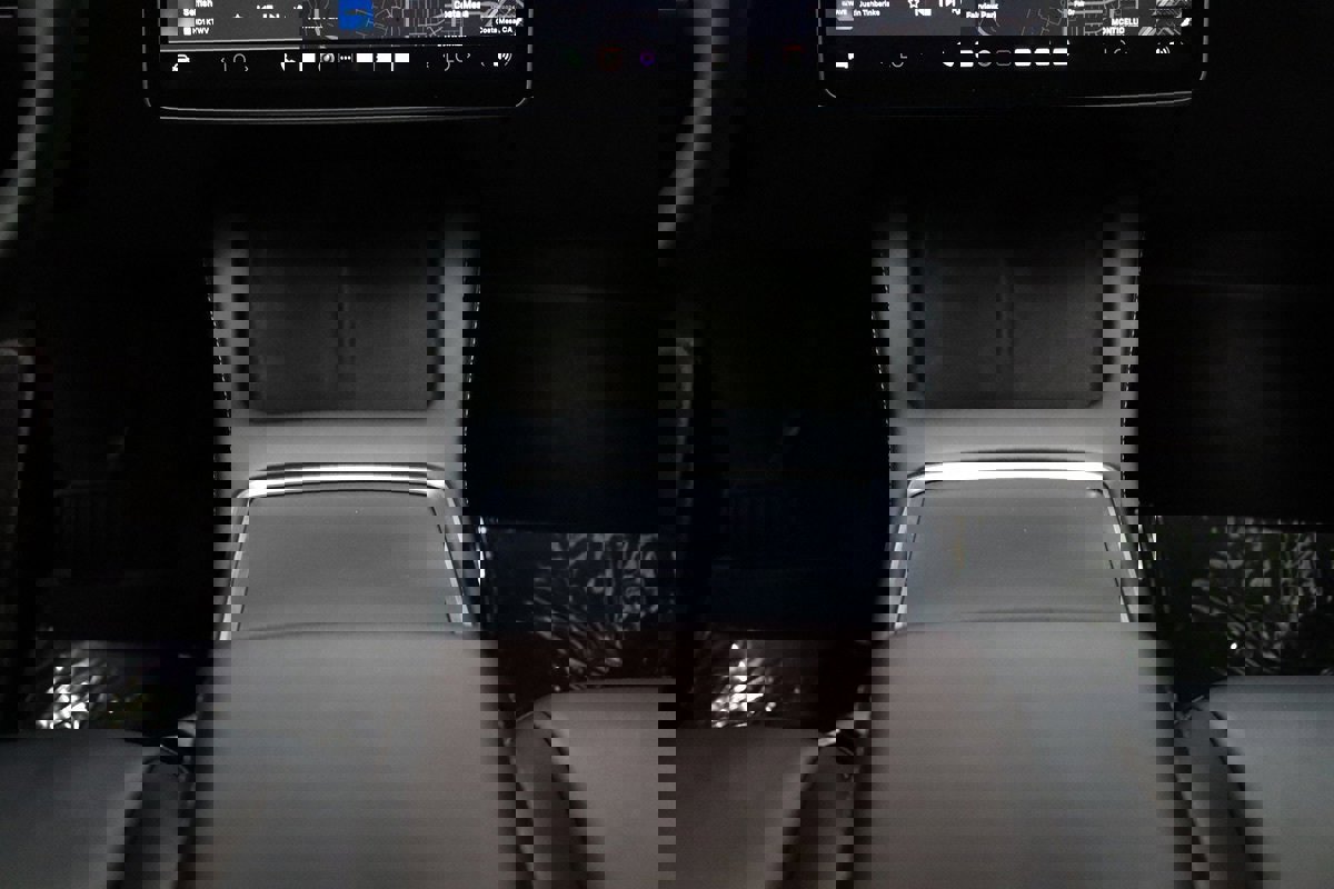 Used 2023 Tesla Model Y Long Range image 38