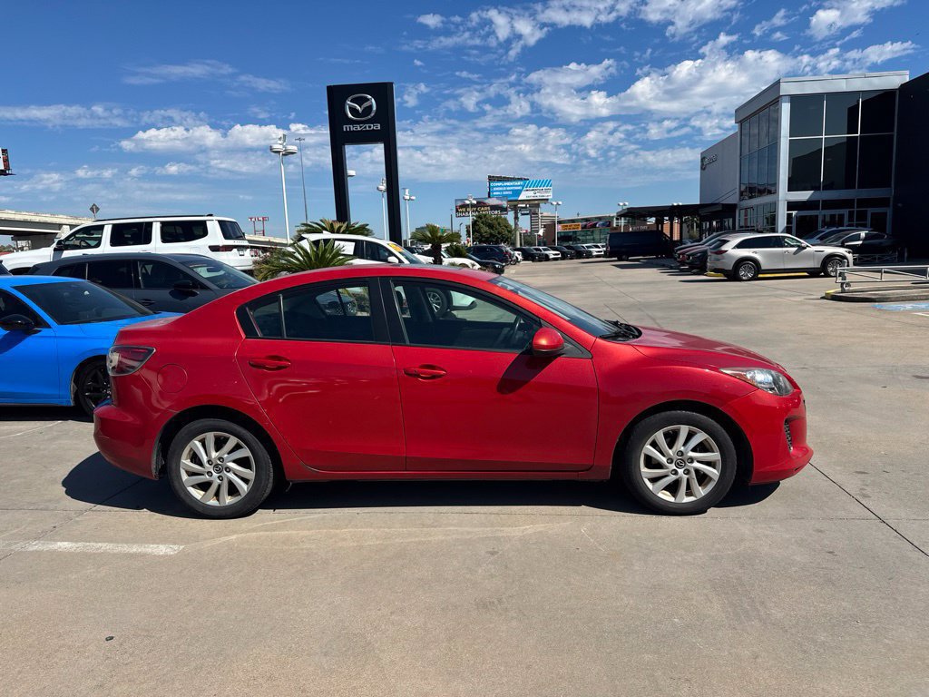 Used 2013 MAZDA MAZDA3 i Touring w/ Preferred Equipment Pkg FWD image 4