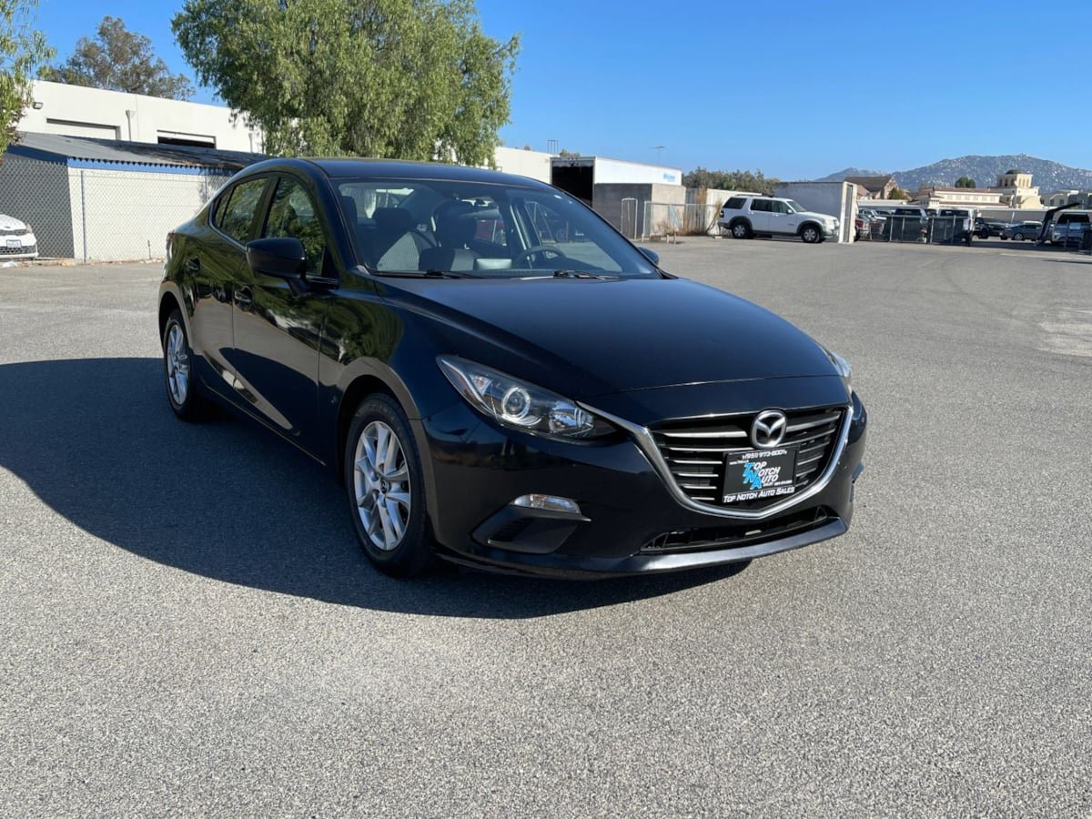 Used 2016 MAZDA MAZDA3 i Sport w/ Preferred Equipment Package FWD image 3