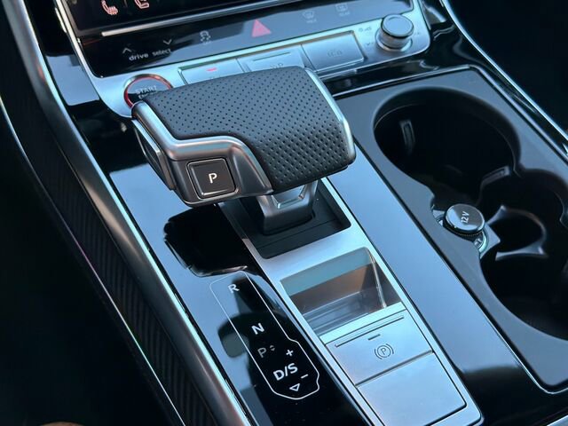 Used 2024 Audi RS Q8 image 28