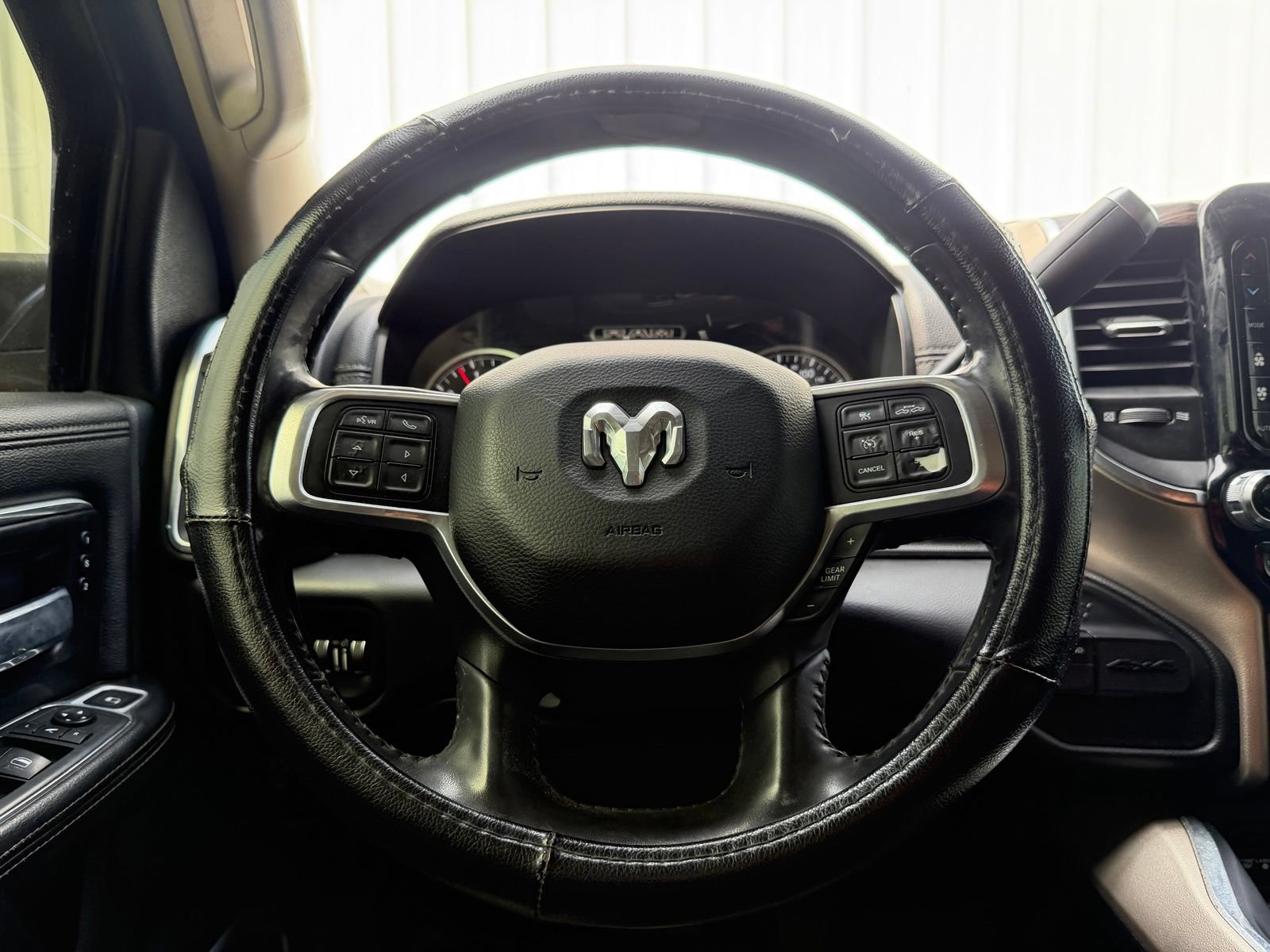 Used 2019 RAM 2500 Laramie AWD/4WD image 14