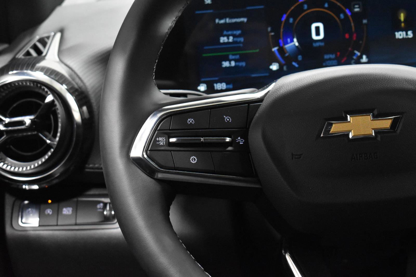 Used 2026 Chevrolet Equinox LT w/ Convenience Package II image 7