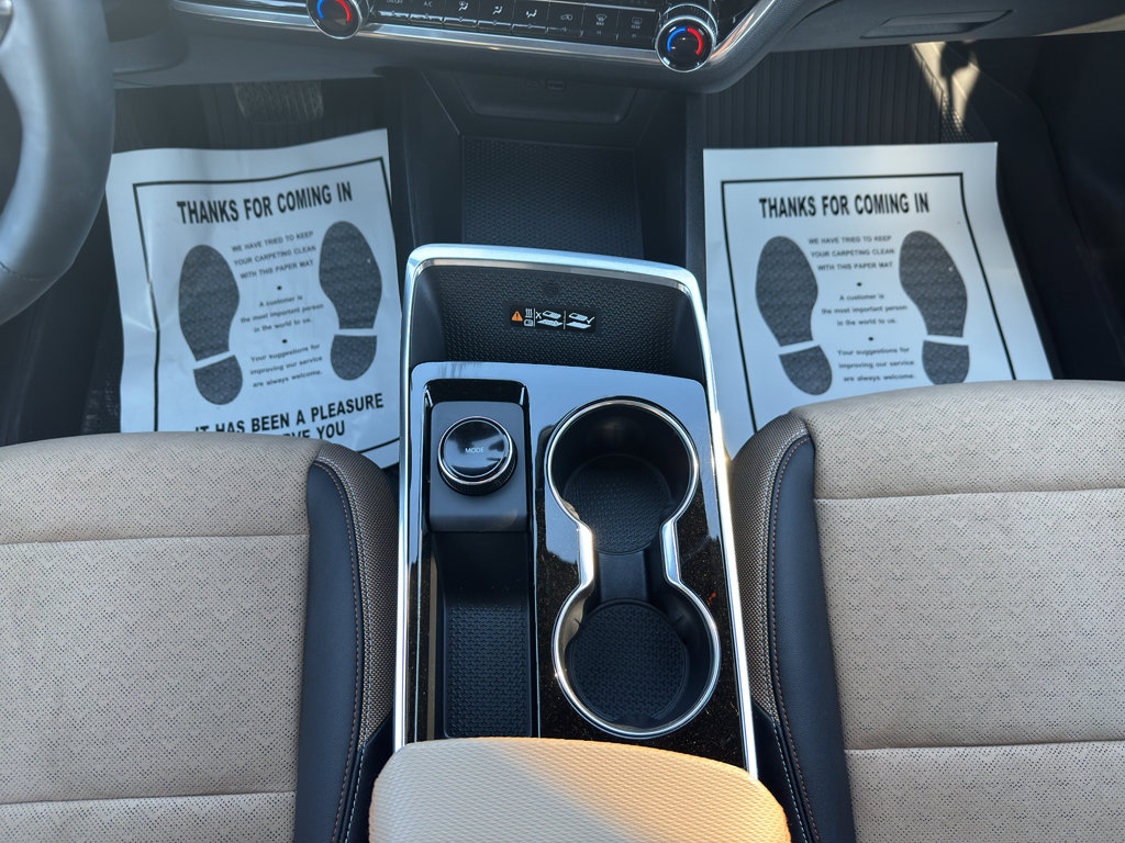 Used 2025 Chevrolet Equinox ACTIV w/ Safety and Technology Package image 13