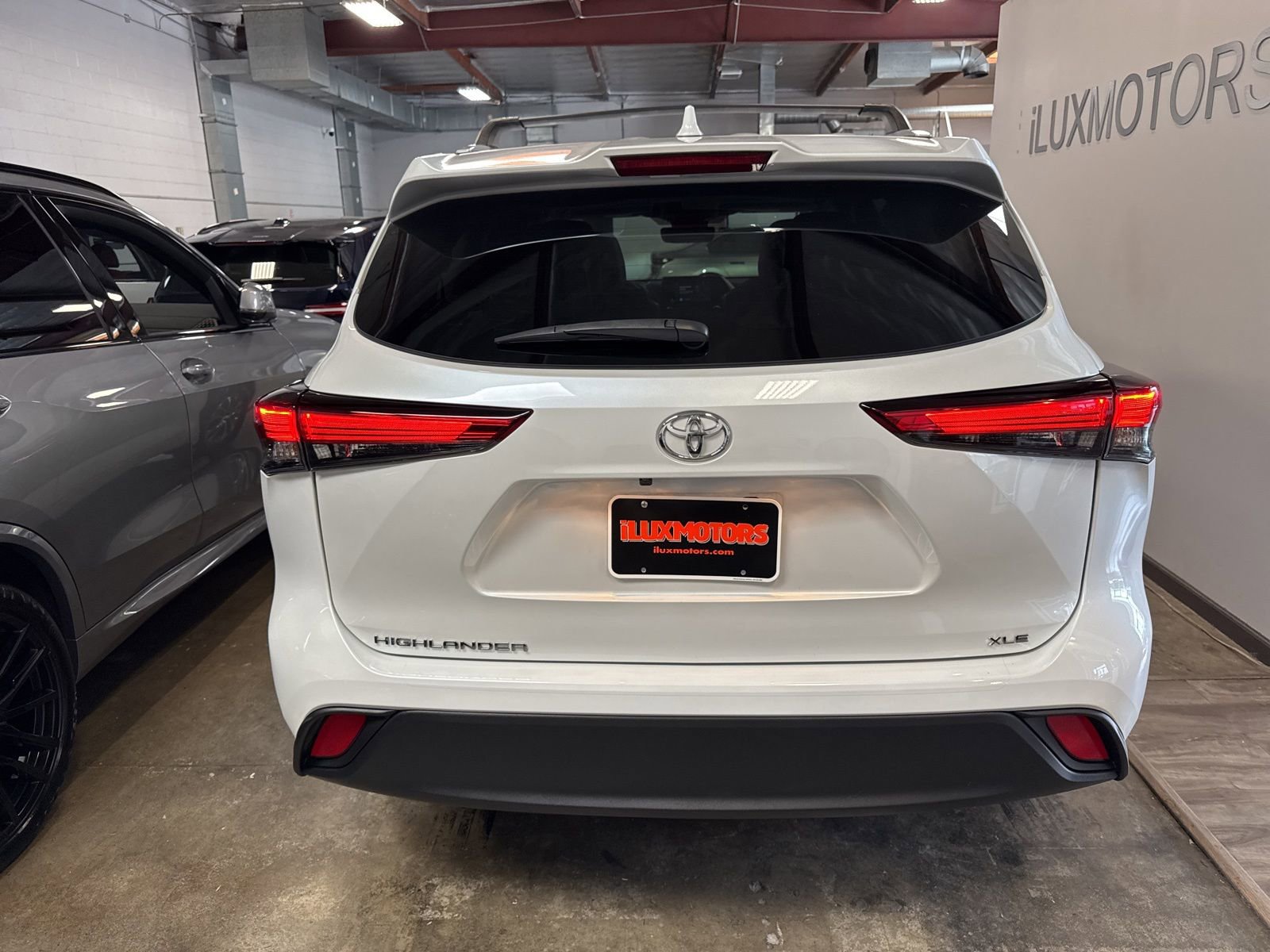 Used 2023 Toyota Highlander XLE image 17