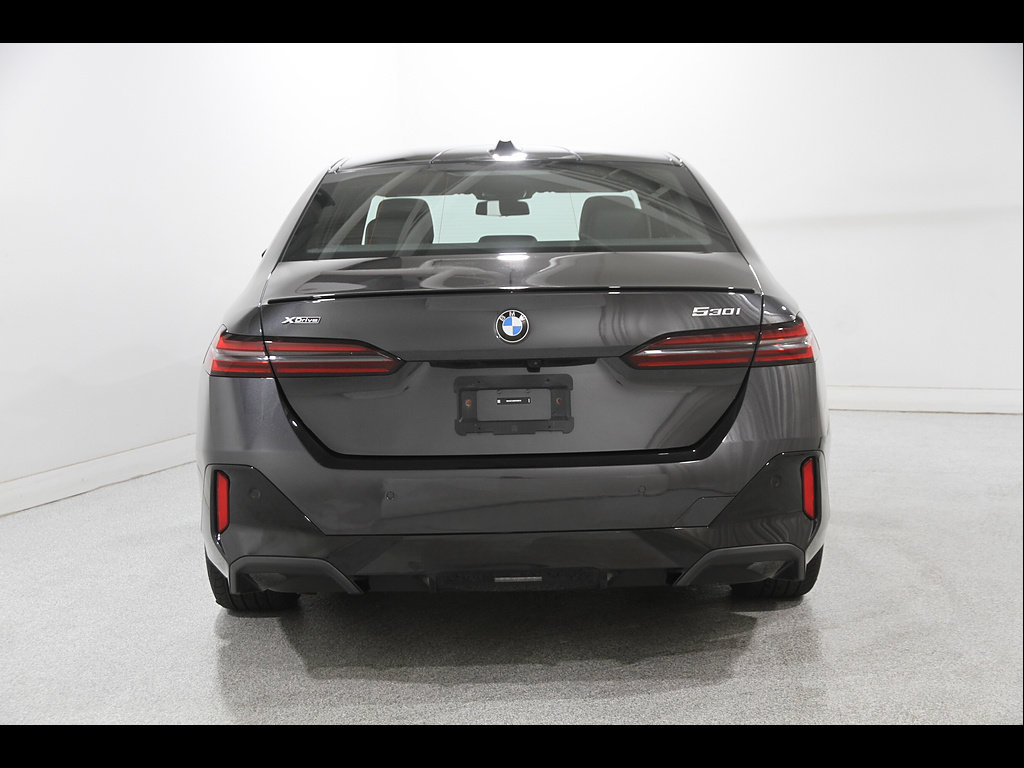 Certified 2024 BMW 530i xDrive w/ M Sport Package AWD/4WD image 18