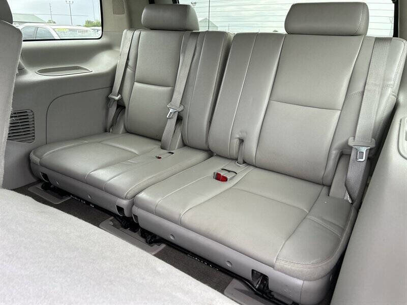 Used 2014 Chevrolet Tahoe LT w/ Luxury Package AWD/4WD image 17