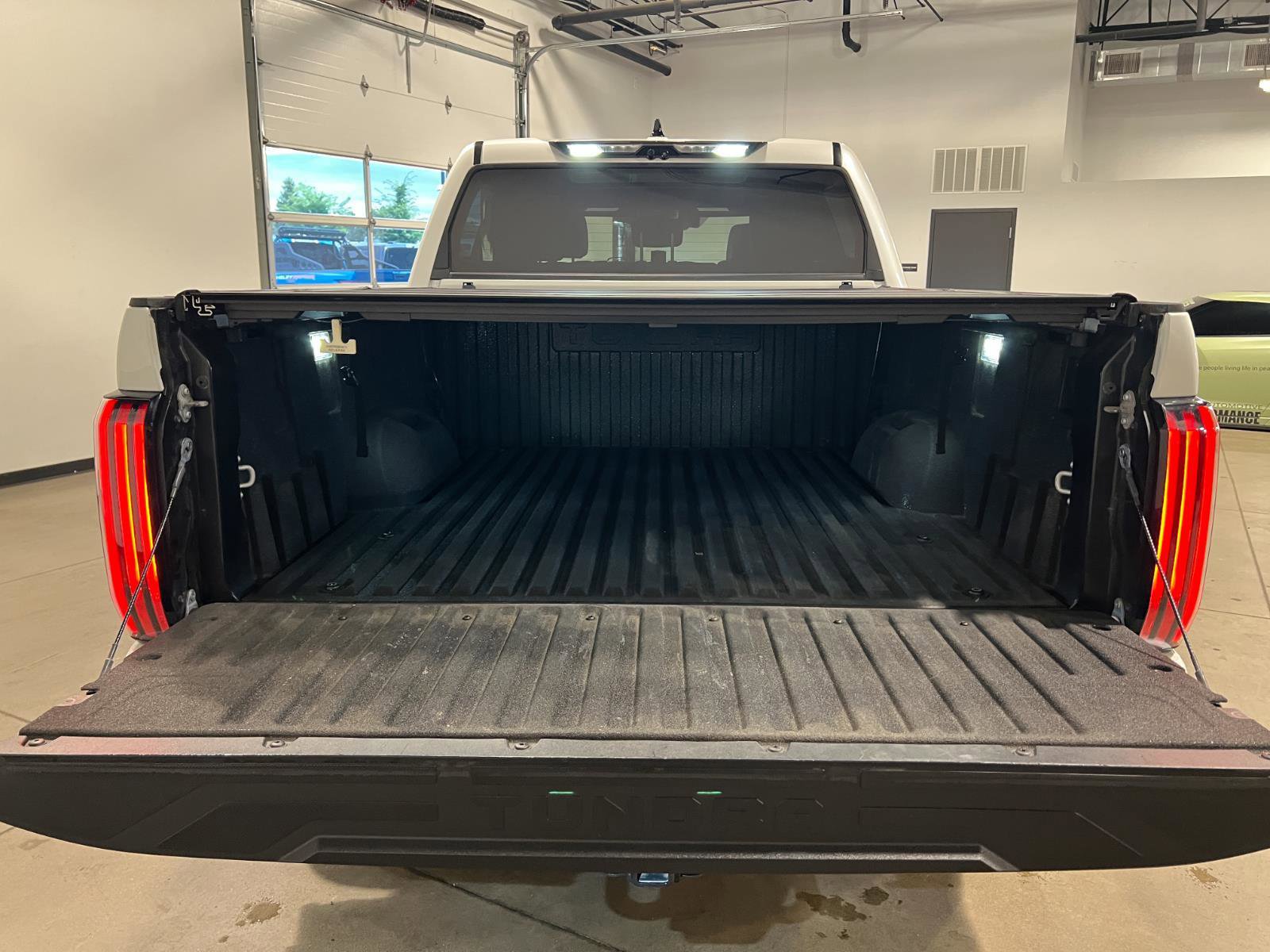 Used 2022 Toyota Tundra Platinum AWD/4WD image 35