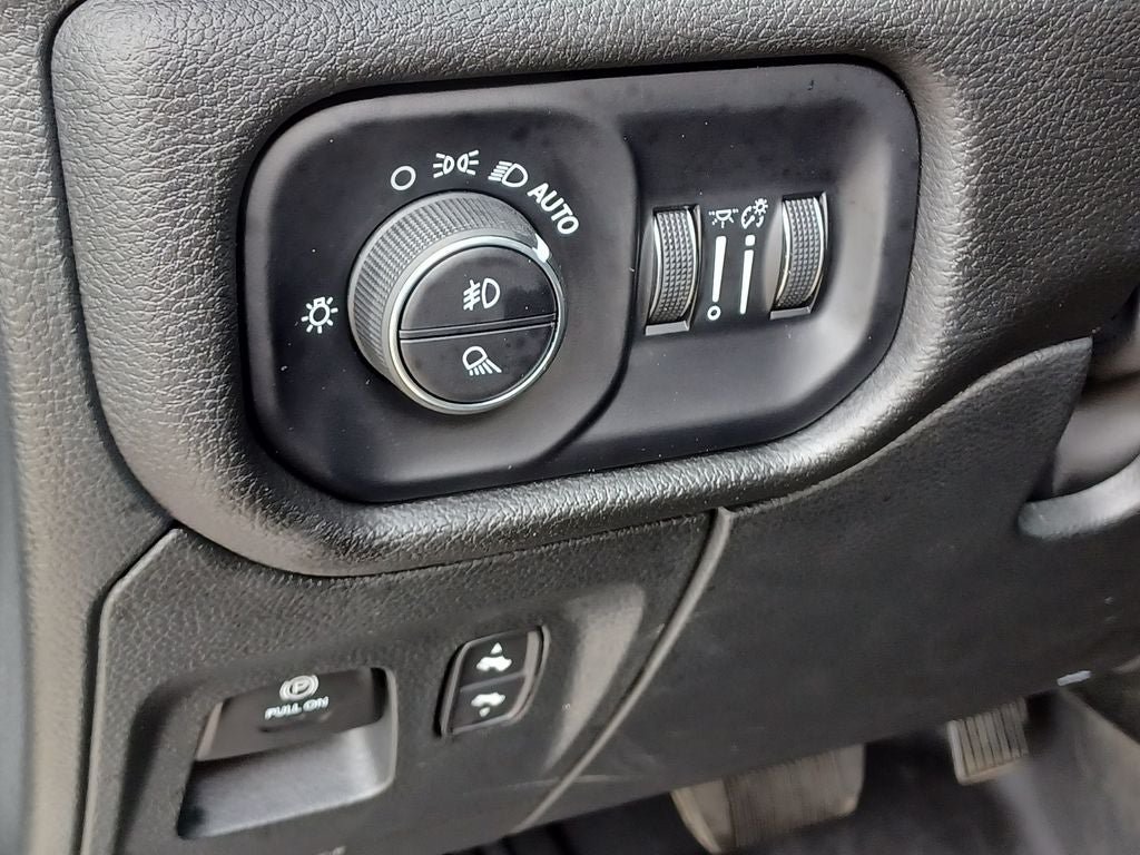 Used 2023 RAM 1500 Laramie AWD/4WD image 13