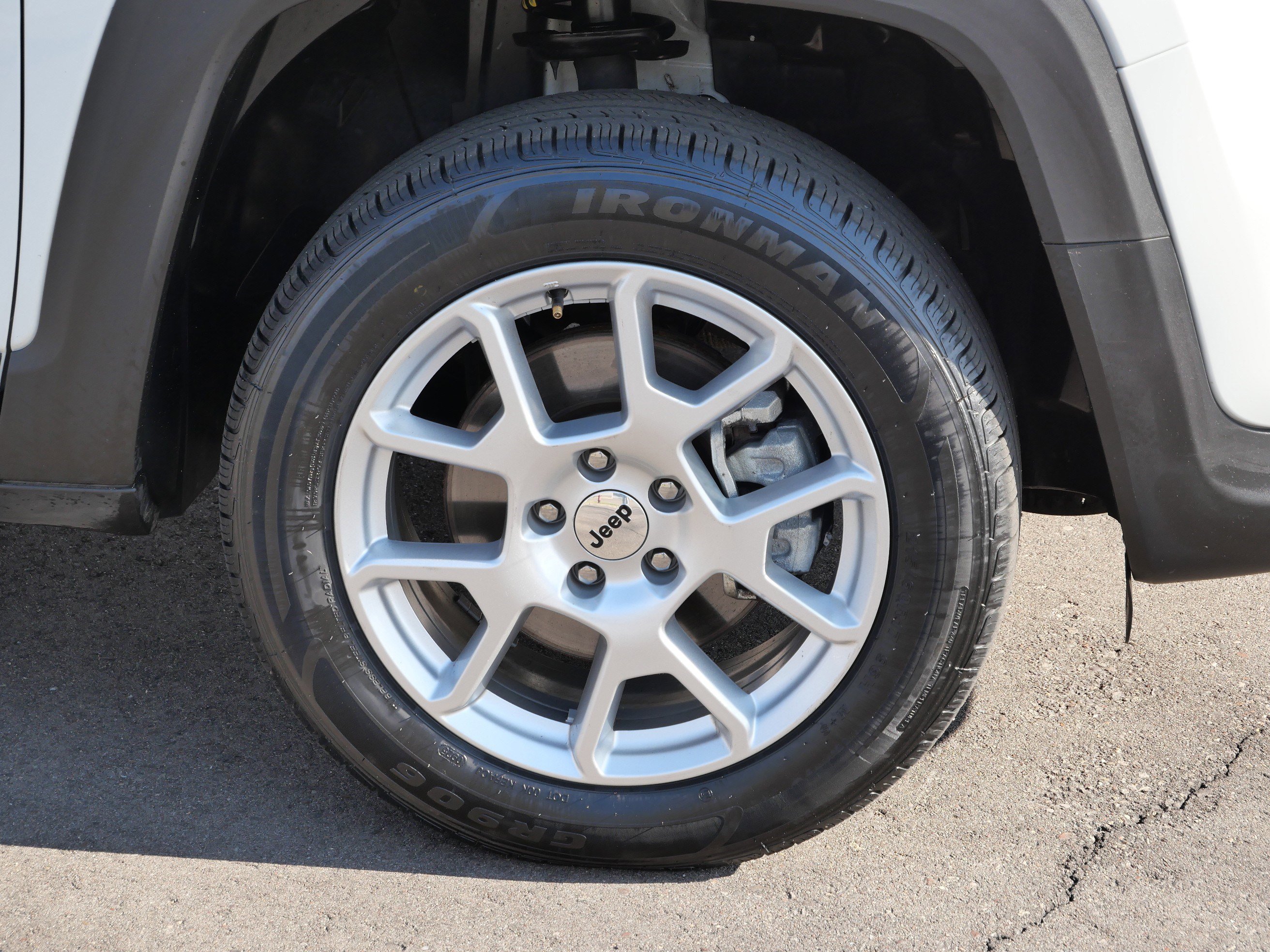 Used 2023 Jeep Renegade Latitude AWD/4WD image 15
