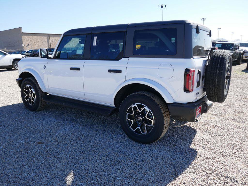 New 2026 Ford Bronco Outer Banks image 7