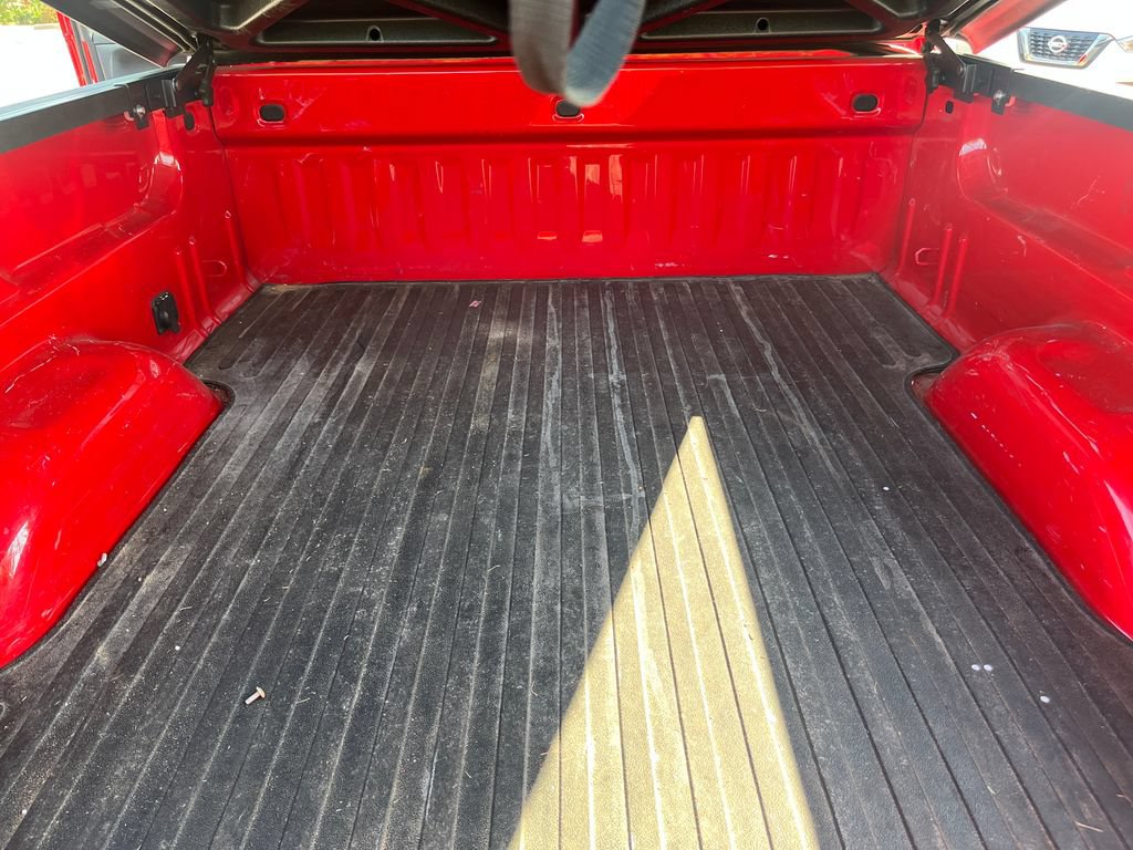 Used 2018 Chevrolet Silverado 1500 LT w/ All Star Edition RWD image 21