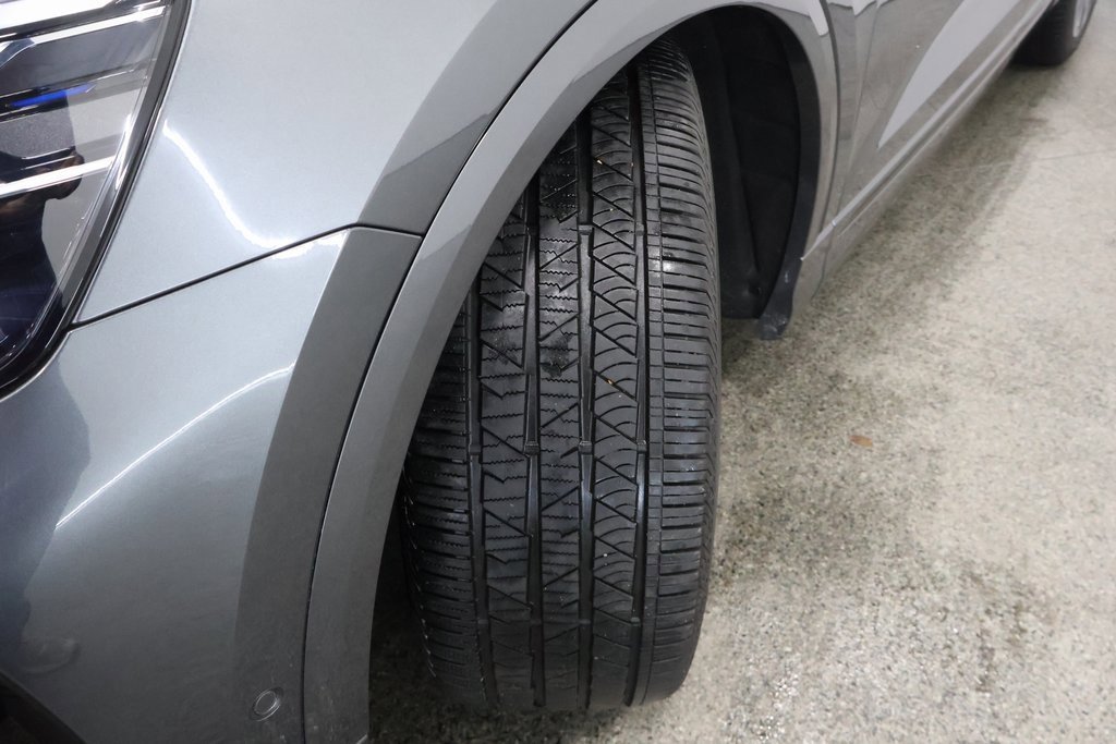 Certified 2025 Audi Q8 Prestige image 4