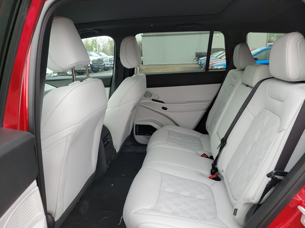 New 2026 Jeep Cherokee Overland image 8