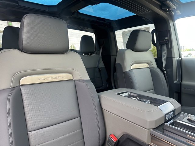 New 2025 GMC Hummer EV 2X w/ LPO, Dark Essentials Package image 8