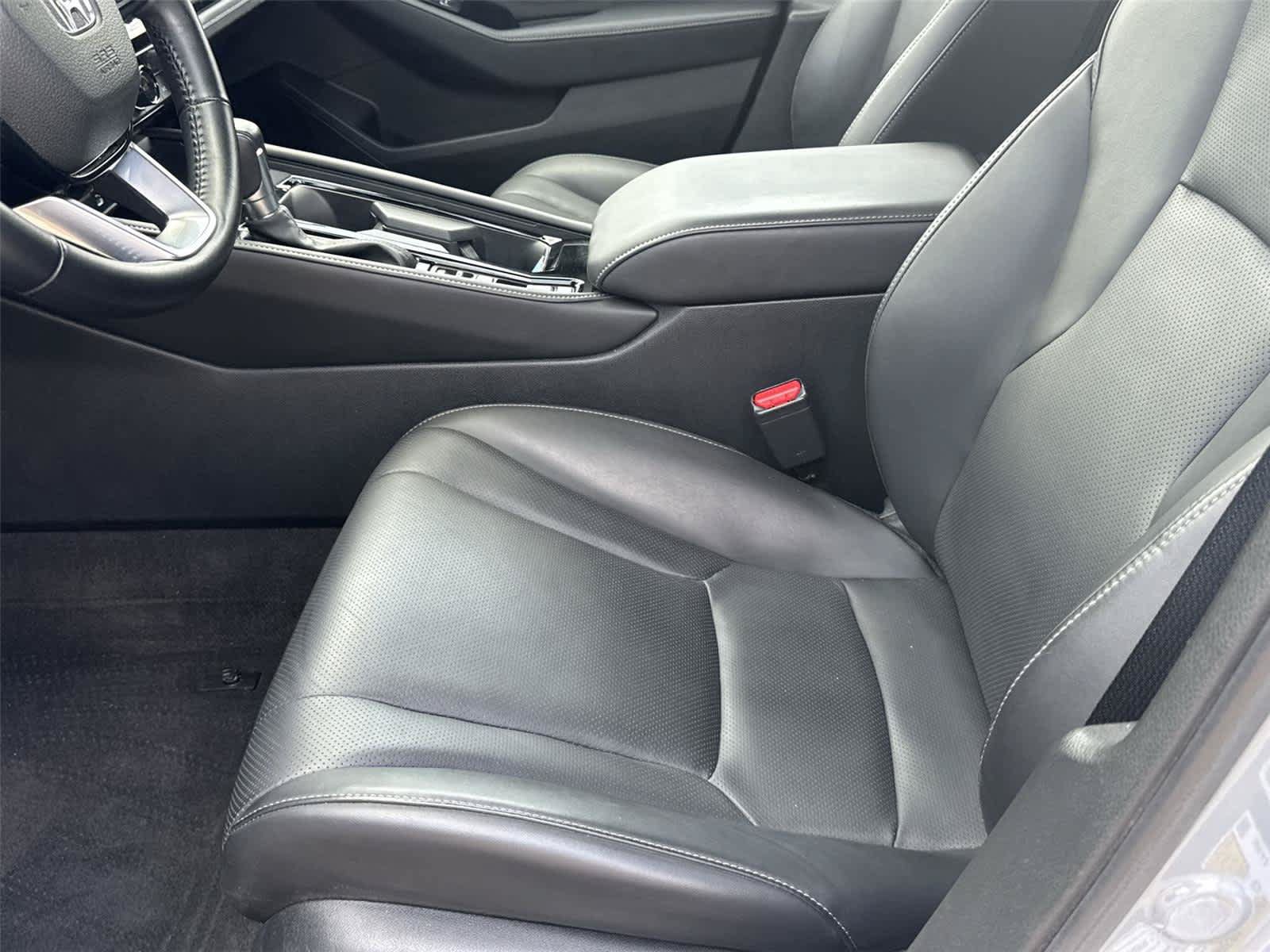 Used 2023 Honda Accord Touring image 12