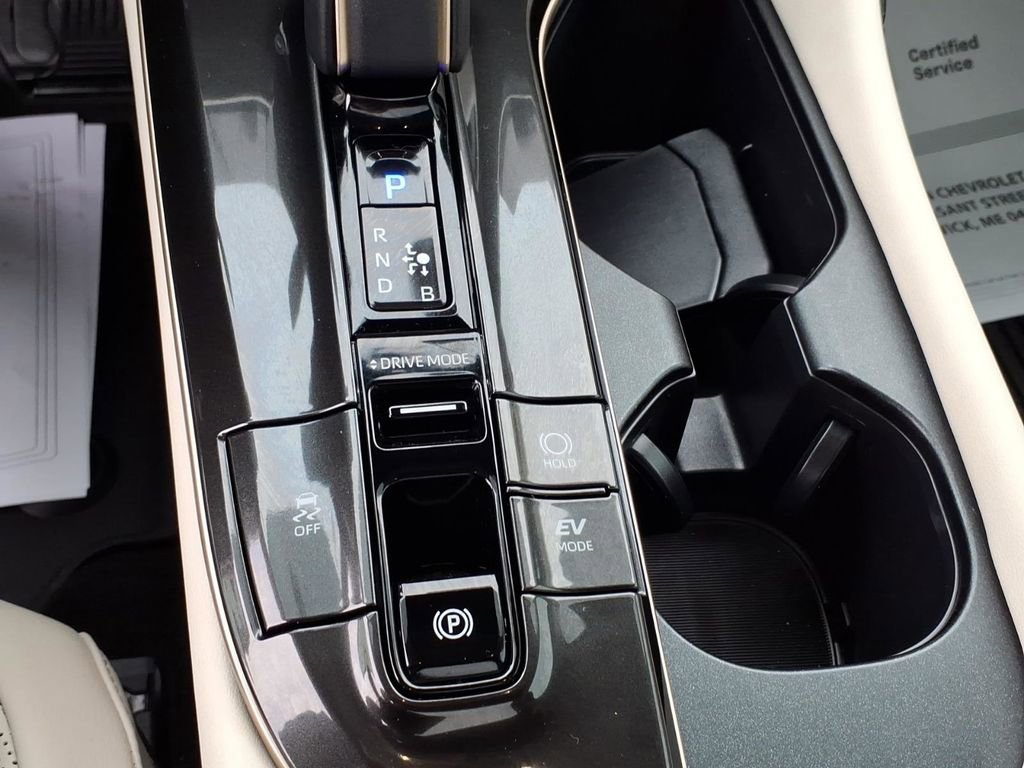 Used 2025 Toyota Crown Limited w/ Advanced Technology Package image 20