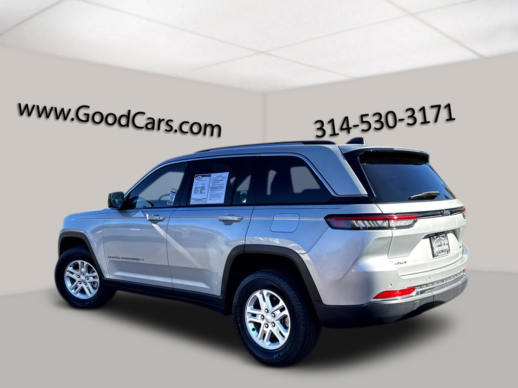 Used 2023 Jeep Grand Cherokee Laredo image 4