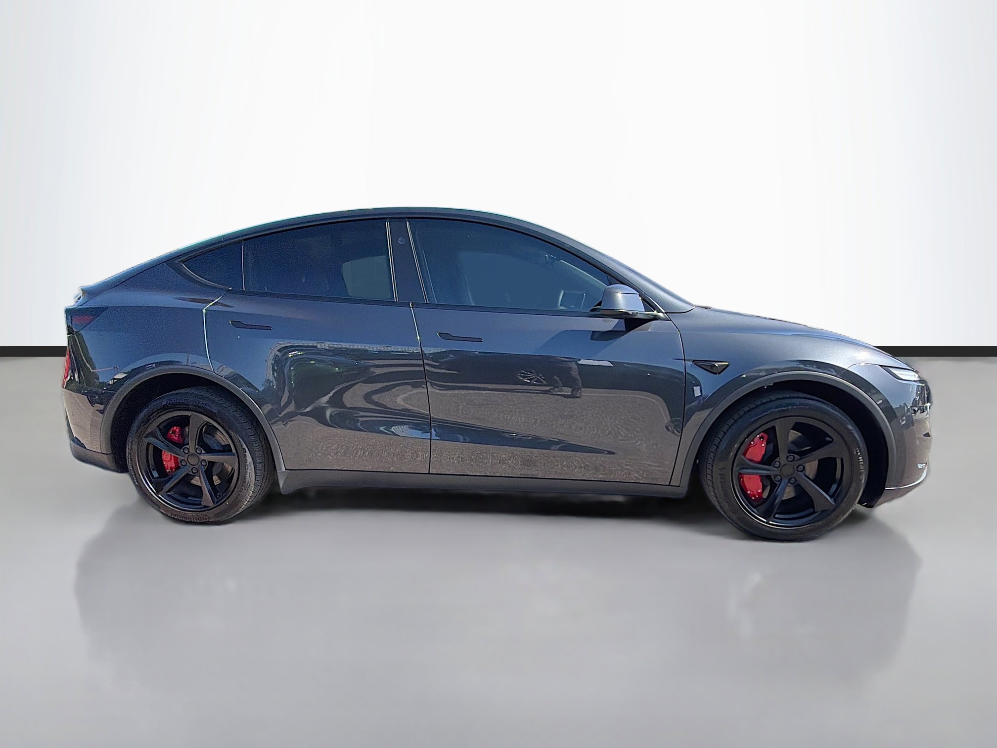 Used 2026 Tesla Model Y 2WD image 2