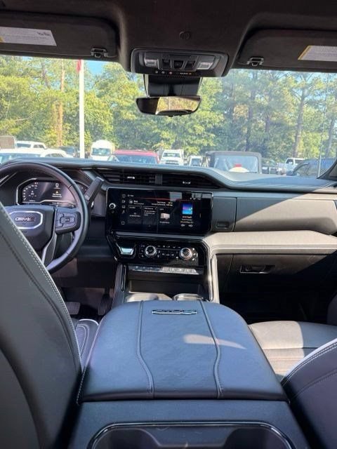 Used 2025 GMC Sierra 2500 AT4X AWD/4WD image 17