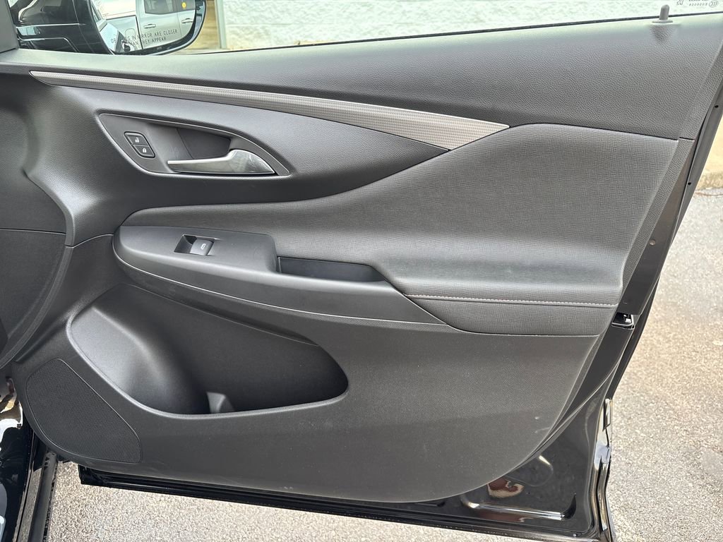 Certified 2025 Buick Envista Avenir image 38