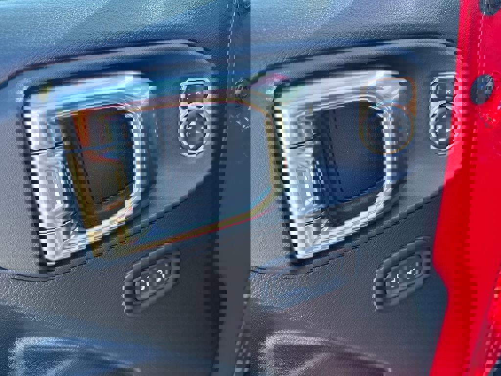 Used 2025 Jeep Wrangler Unlimited Rubicon image 16