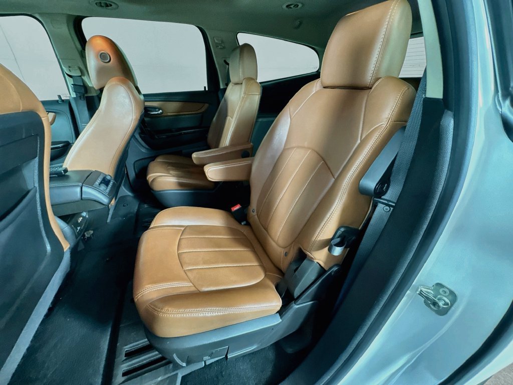 Used 2017 Chevrolet Traverse Premier FWD image 29