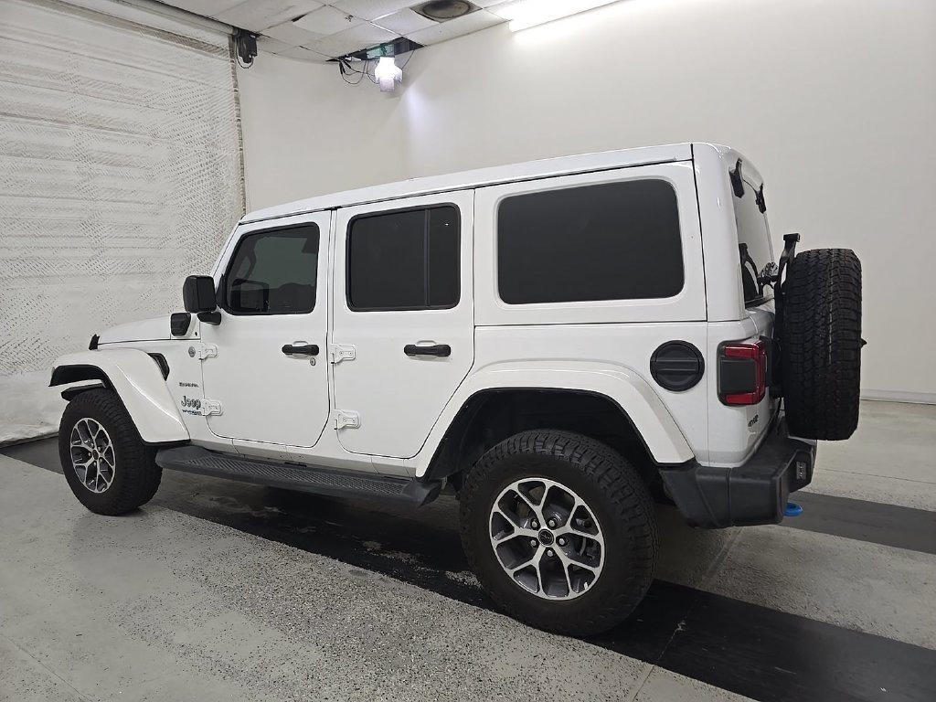 Used 2022 Jeep Wrangler Unlimited Sahara w/ Cold Weather Group AWD/4WD image 4