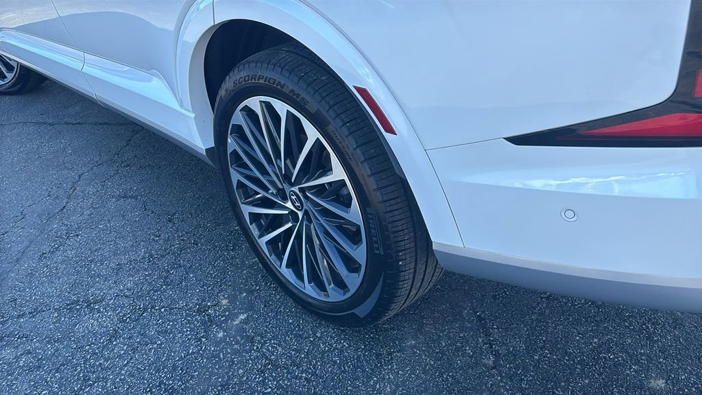 Used 2026 Hyundai Palisade Calligraphy image 9