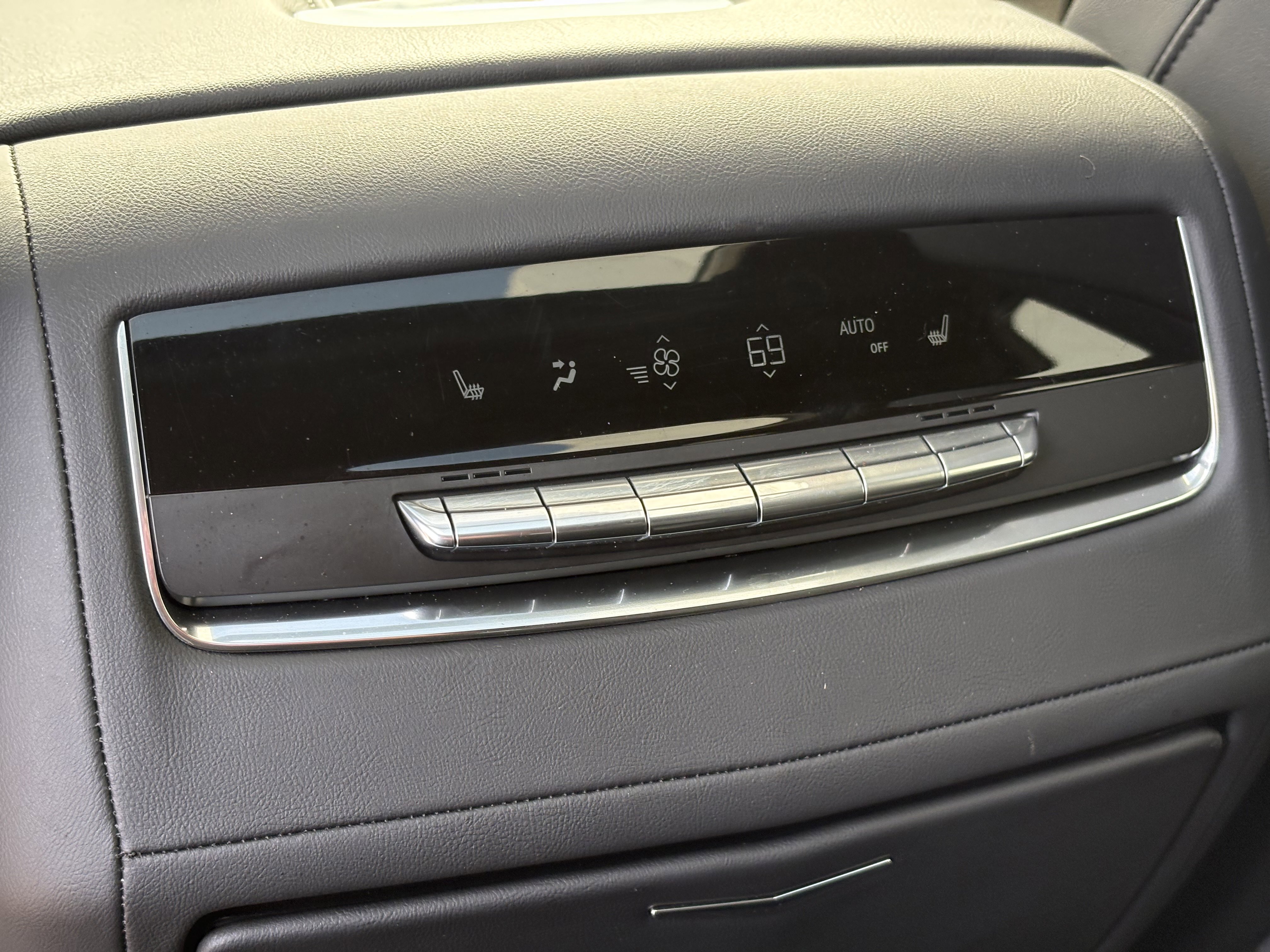 Used 2024 Cadillac Escalade Sport image 15