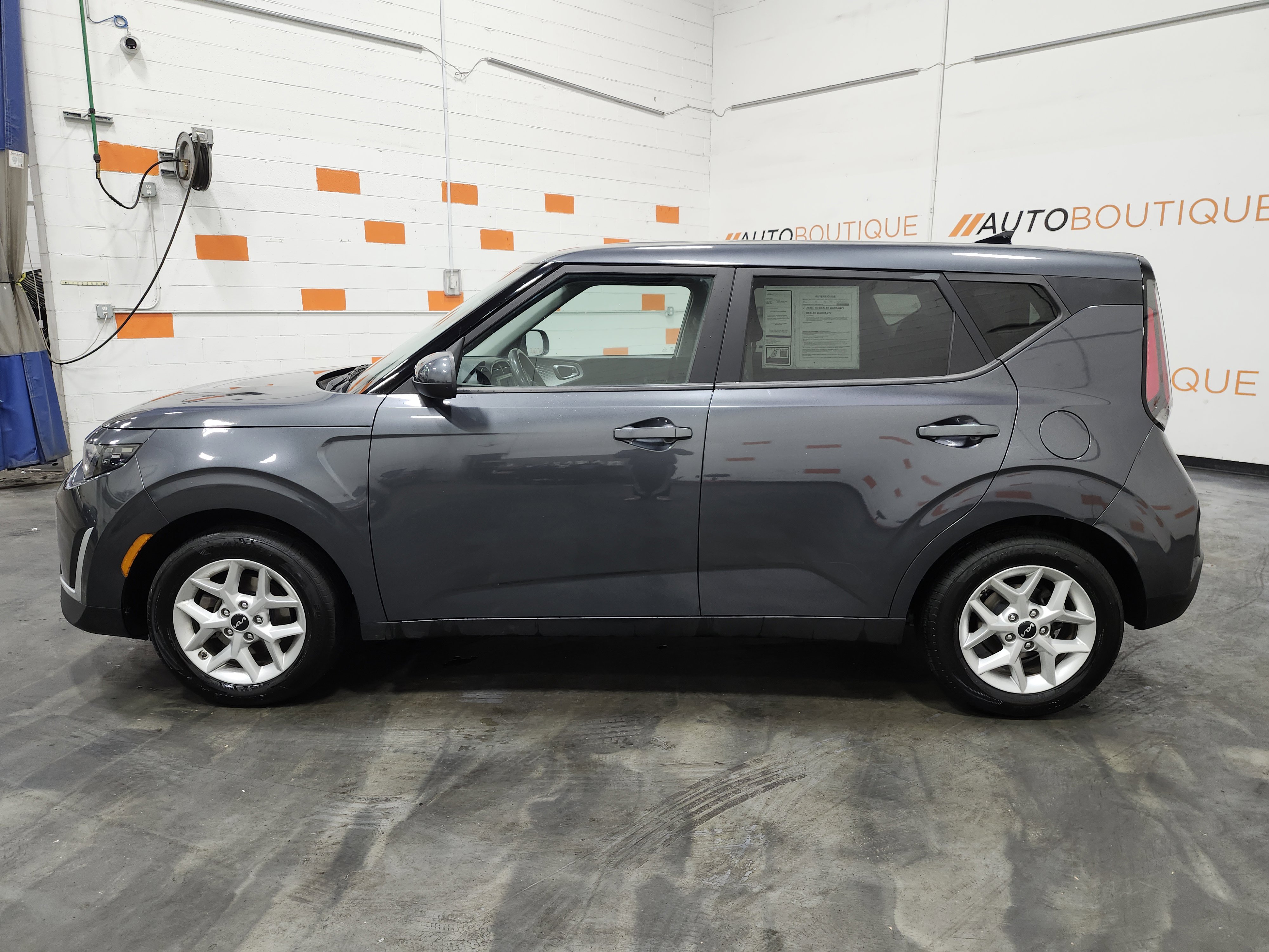 Used 2023 Kia Soul LX w/ Option Group 015 FWD image 13