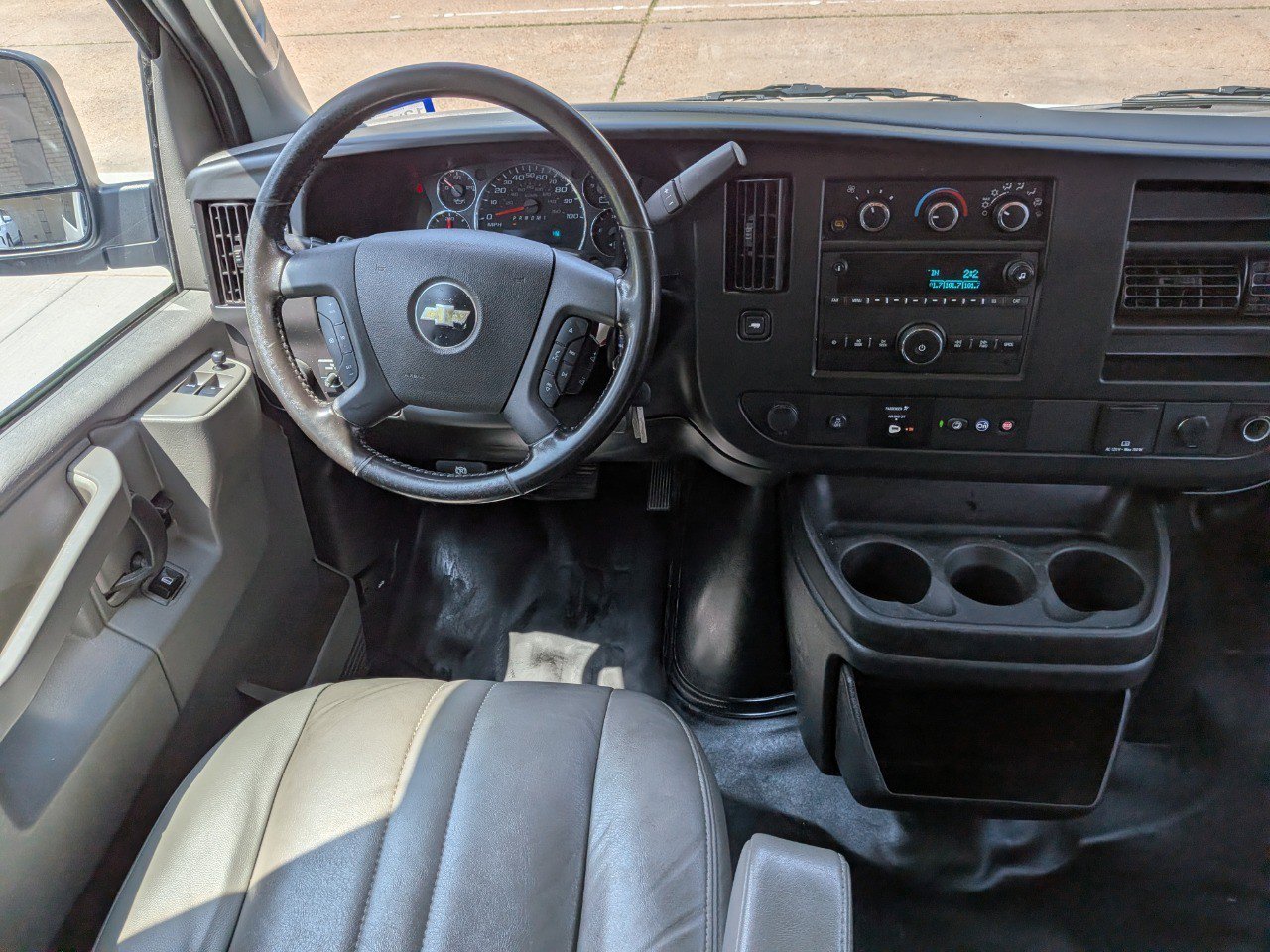 Used 2023 Chevrolet Express 3500 LS RWD image 10