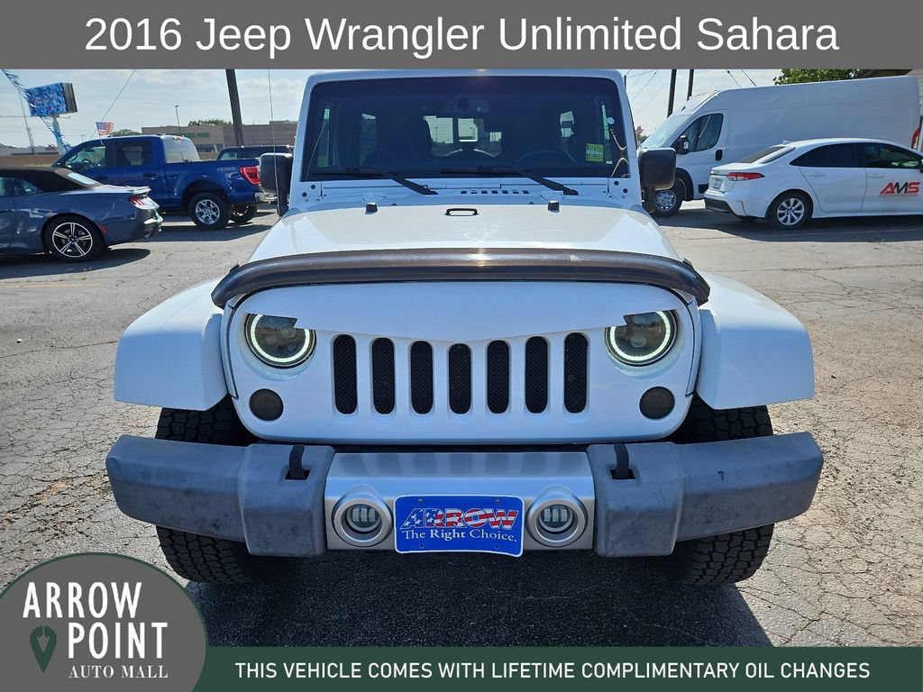 Used 2016 Jeep Wrangler Unlimited Sahara w/ Connectivity Group AWD/4WD image 3