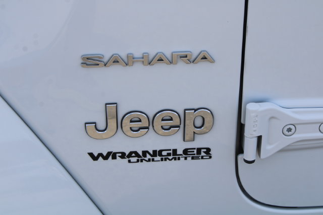 Used 2022 Jeep Wrangler Unlimited Sahara w/ Cold Weather Group AWD/4WD image 8