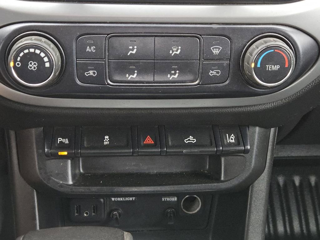 Used 2020 Chevrolet Colorado LT w/ Safety Package image 12