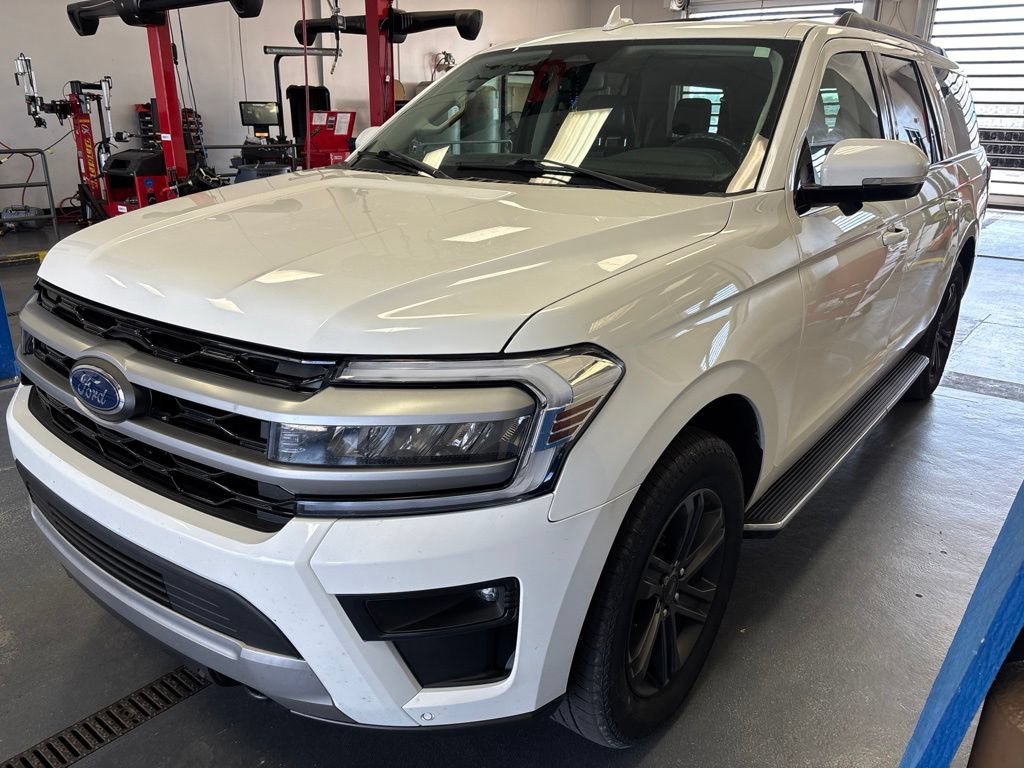 Used 2022 Ford Expedition Max XLT AWD/4WD image 2
