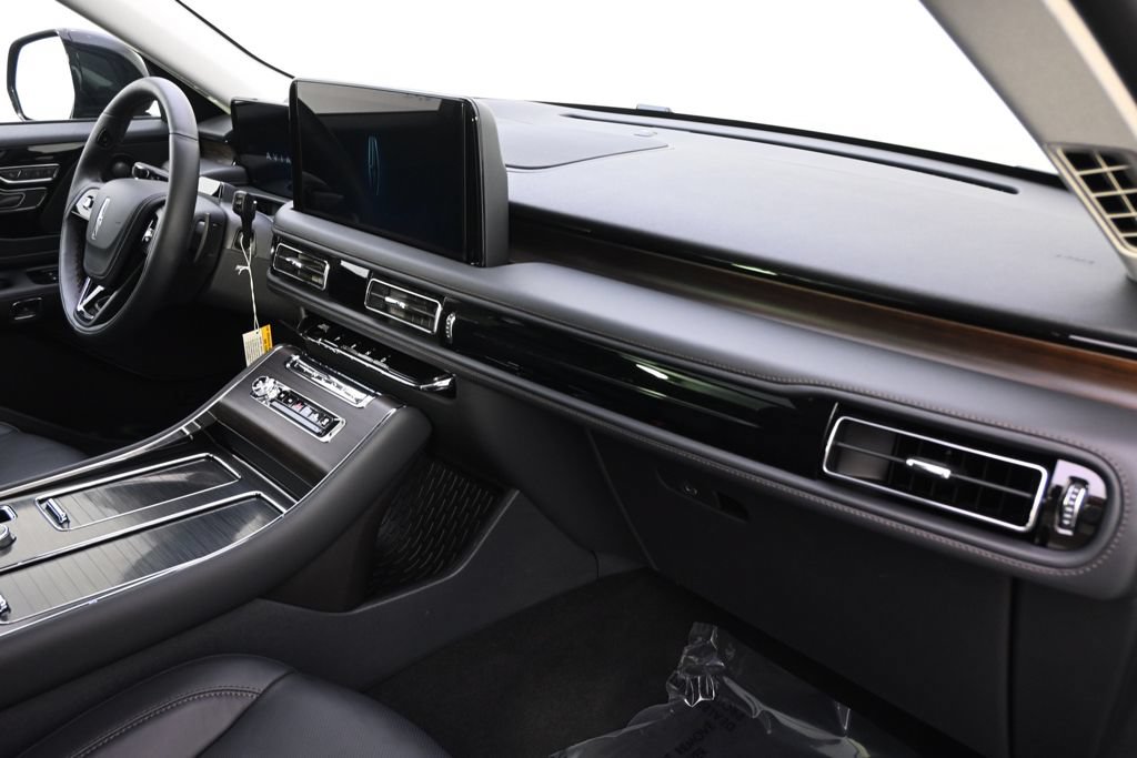New 2026 Lincoln Aviator Reserve w/ Jet Appearance Package AWD/4WD image 15