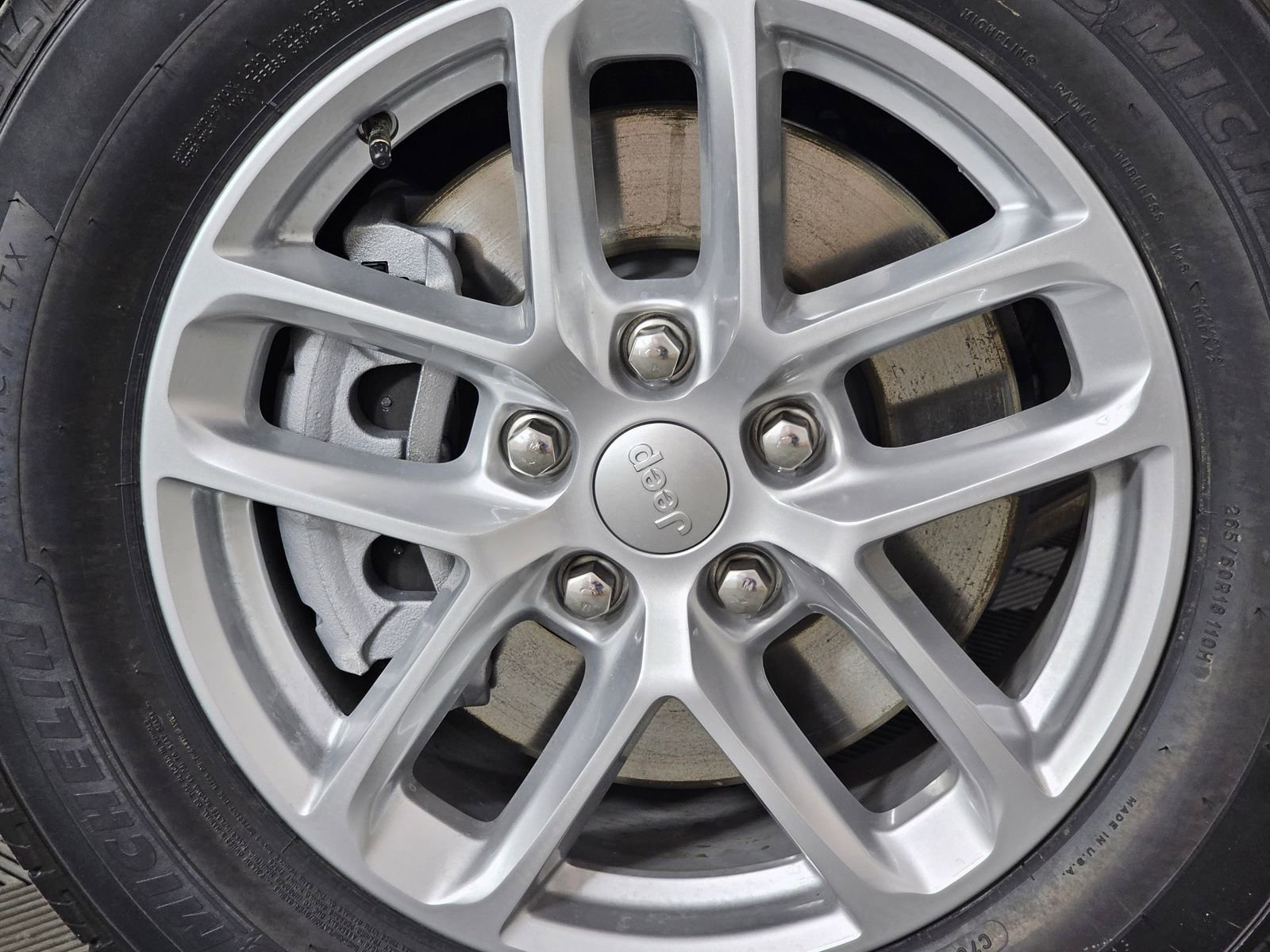 New 2025 Jeep Grand Cherokee L Altitude image 8