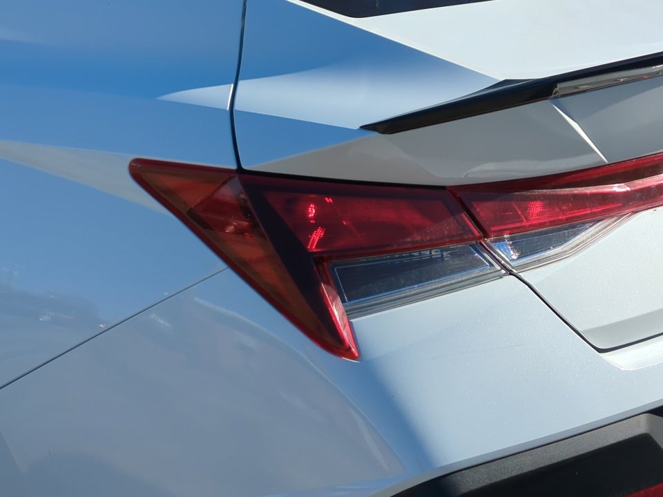 Certified 2025 Hyundai Elantra Sport image 15