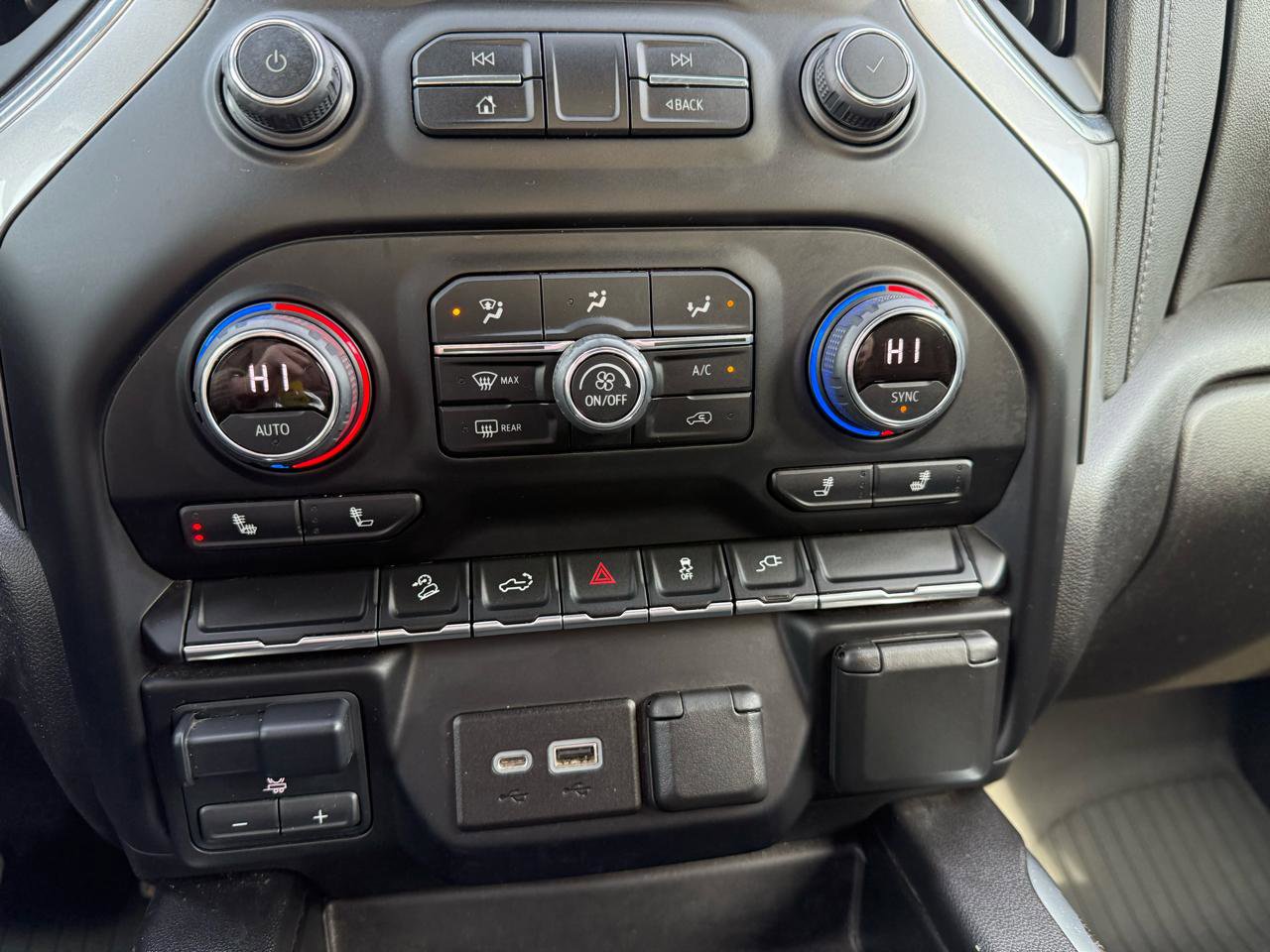 Used 2021 Chevrolet Silverado 1500 RST image 32