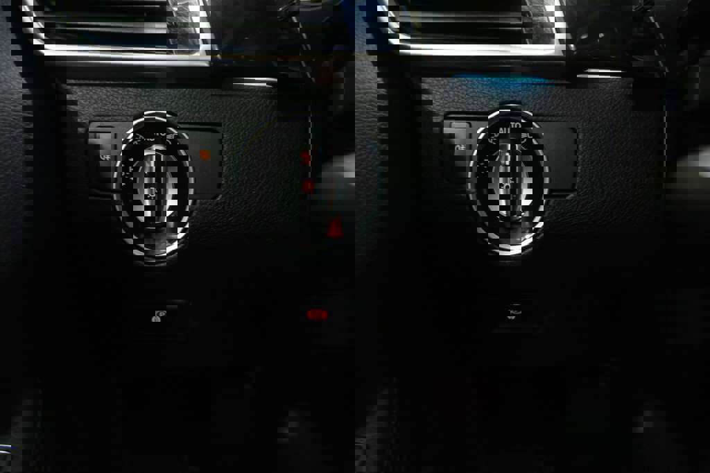 Used 2018 Mercedes-Benz GLS 550 4MATIC w/ Driver Assistance Package image 40