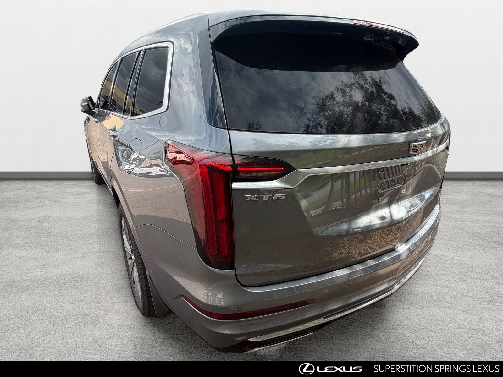 Used 2021 Cadillac XT6 Premium Luxury FWD image 4