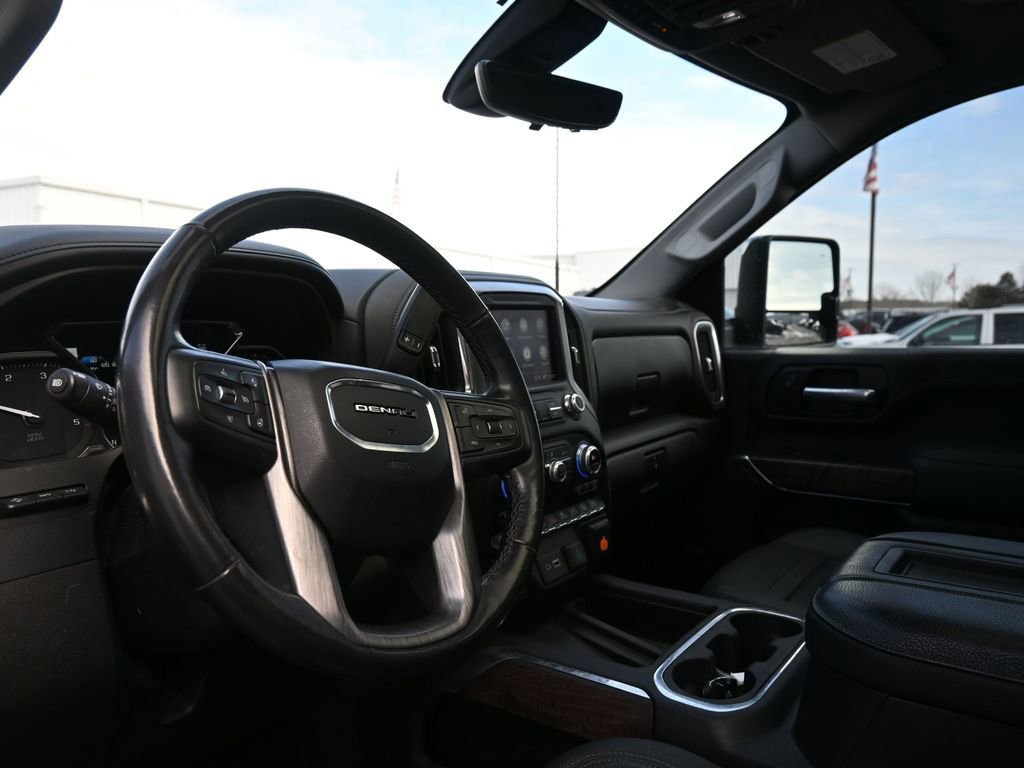 Used 2021 GMC Sierra 2500 Denali w/ Denali Black Diamond Edition image 25