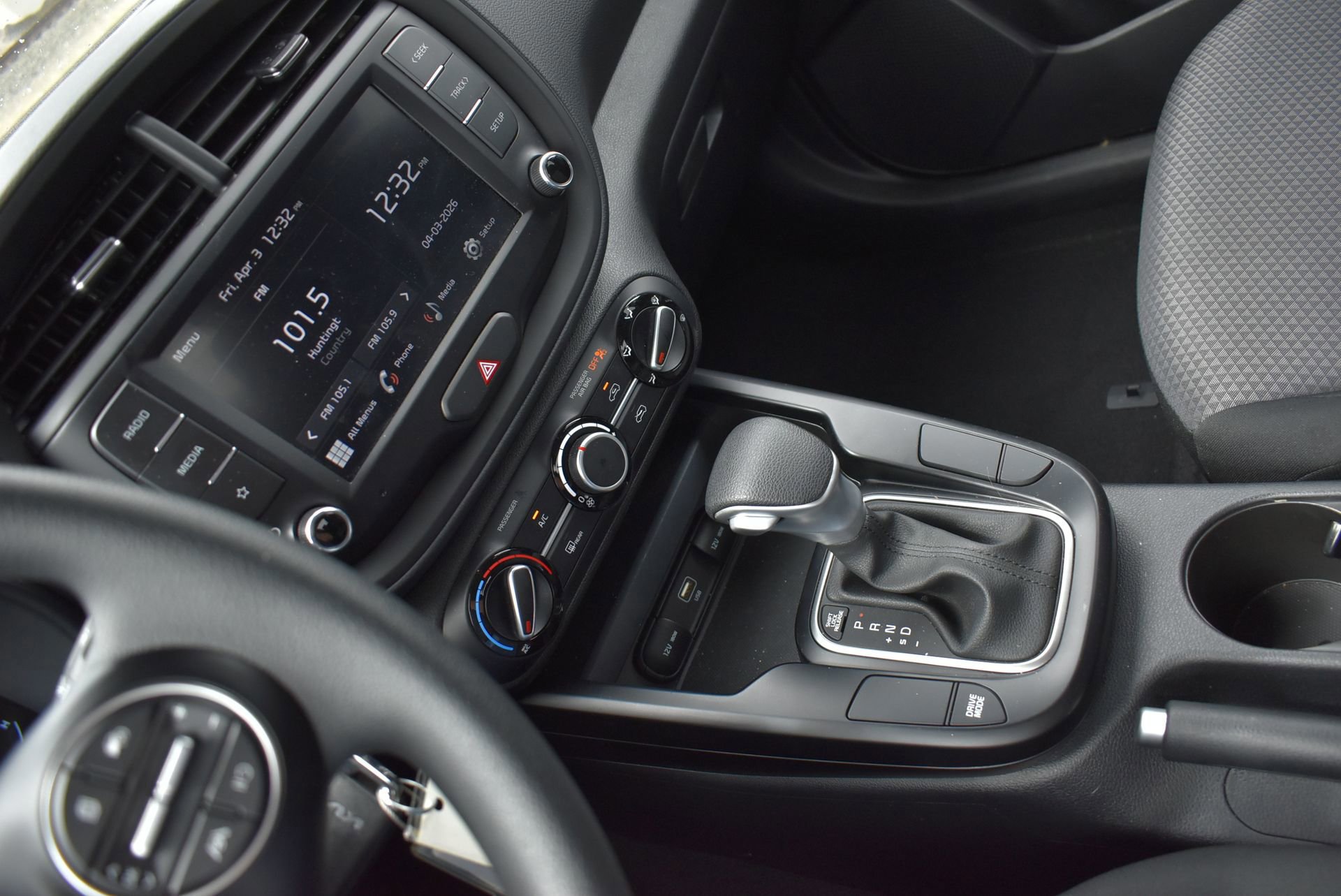 Used 2025 Kia Soul LX FWD image 24